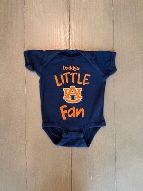 Outerstuff Infant/Newborn Auburn Tigers Navy Logo Bodysuit/Onesie • Size: 0-3M